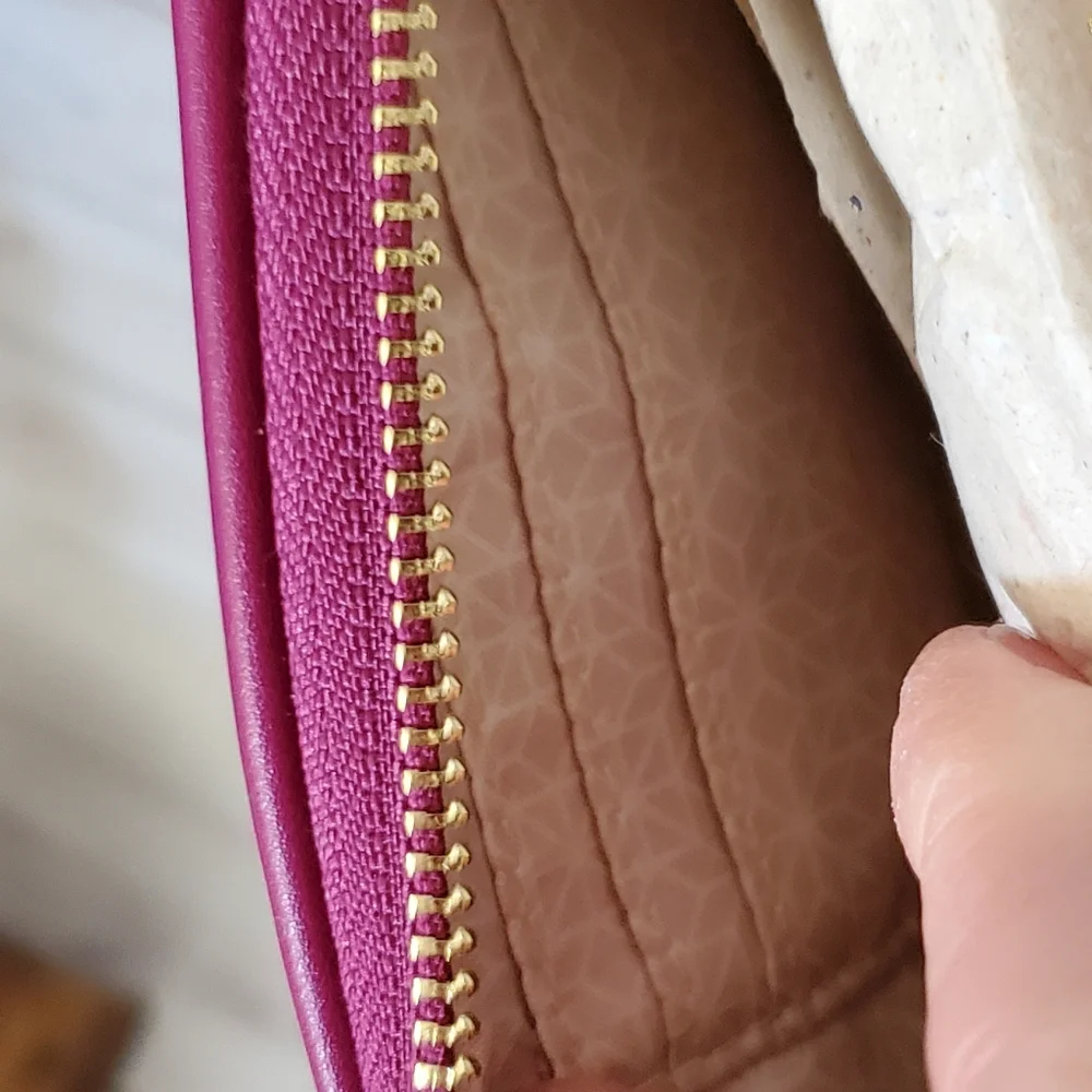 Time and Tru recycled materials puffer quilted camera bag crossbody bag magenta